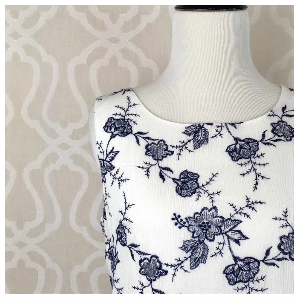 *LAST ONE* Embroidered Floral Shift Mini Dress - Picture 2 of 8